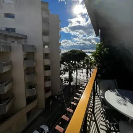 Amazing Studio In Les Pins With A Large Terrasse Parking * 胡安莱潘
